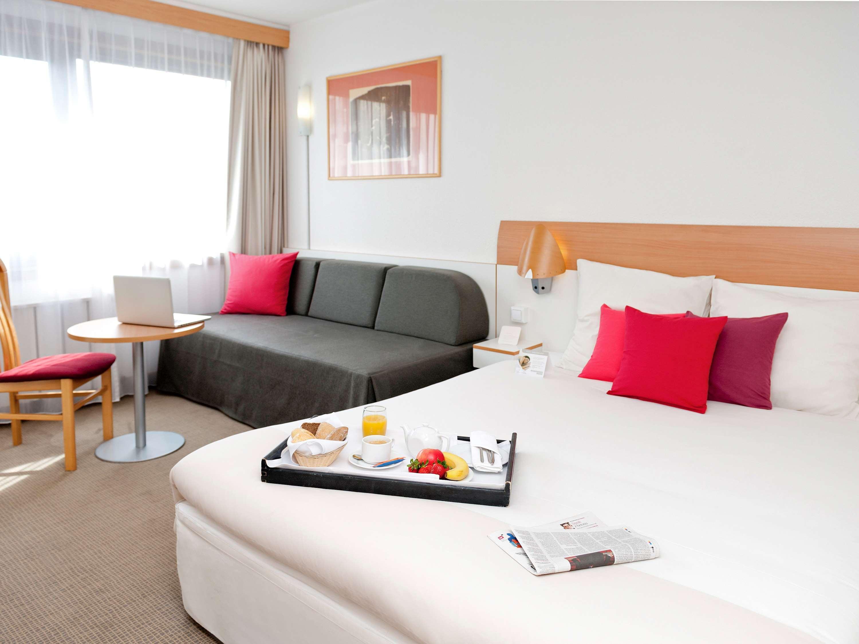 Novotel Warszawa Airport Esterno foto