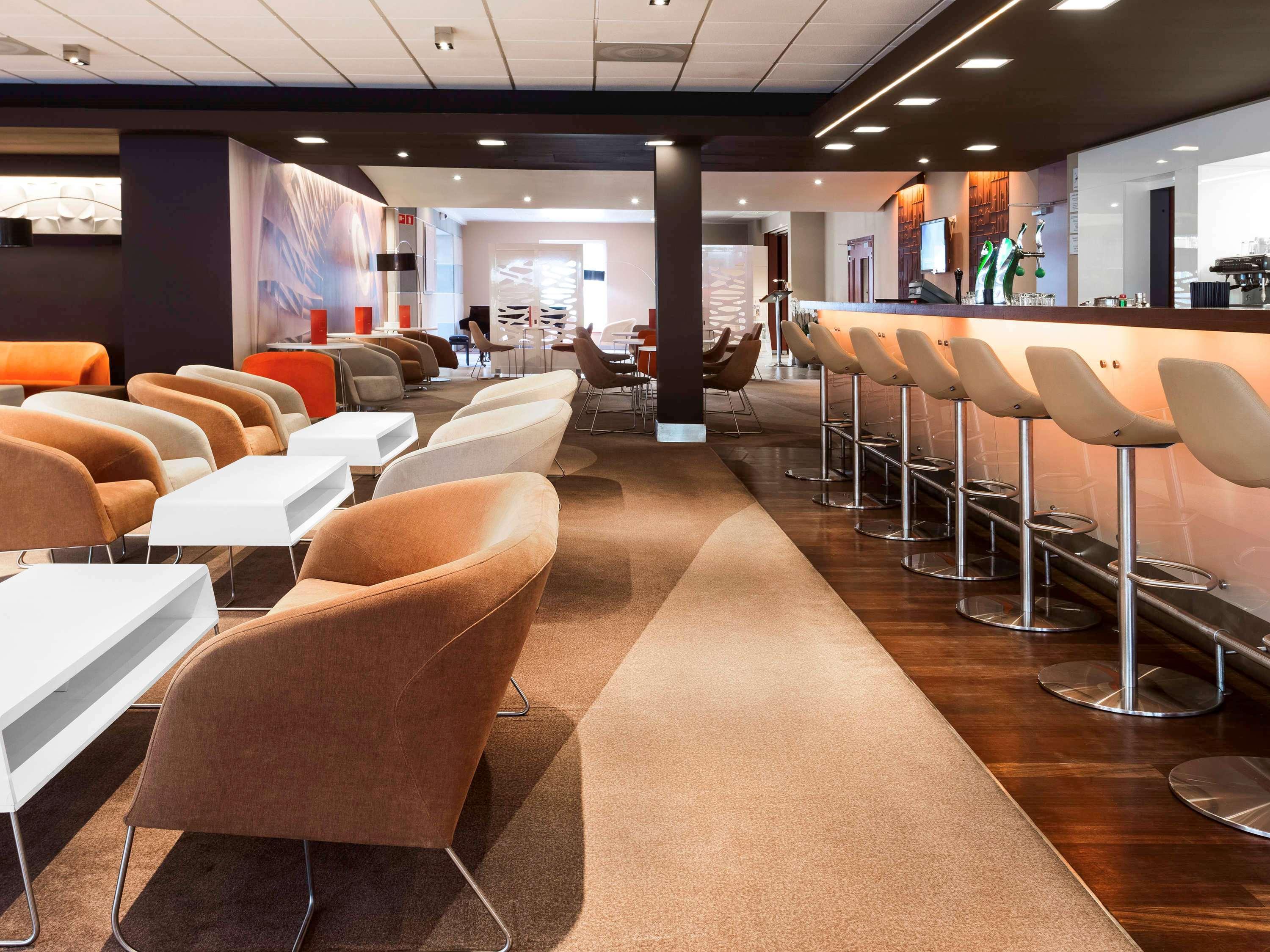 Novotel Warszawa Airport Esterno foto