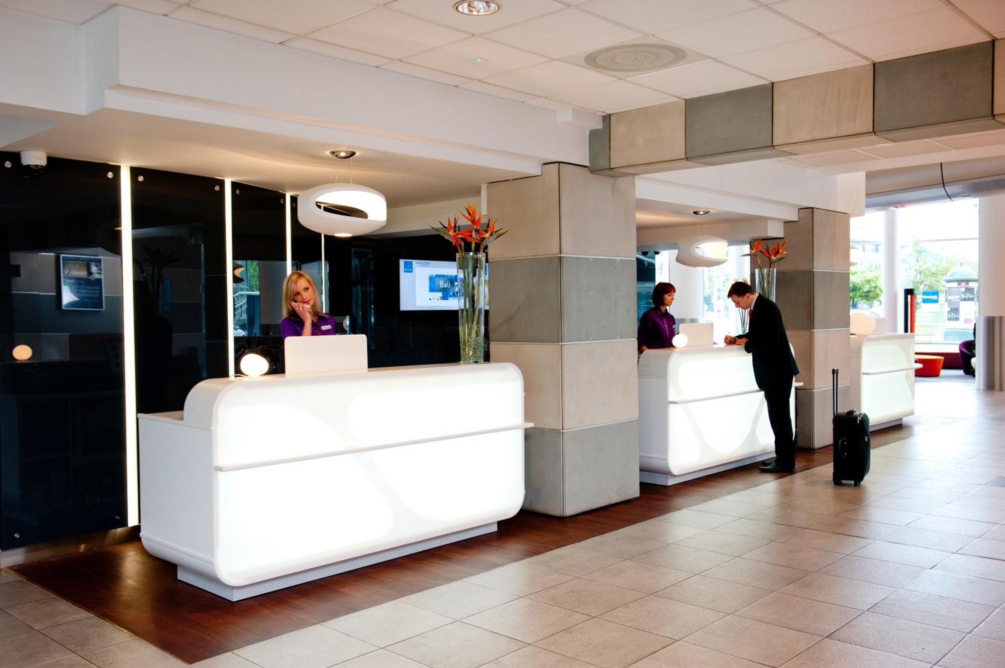 Novotel Warszawa Airport Esterno foto